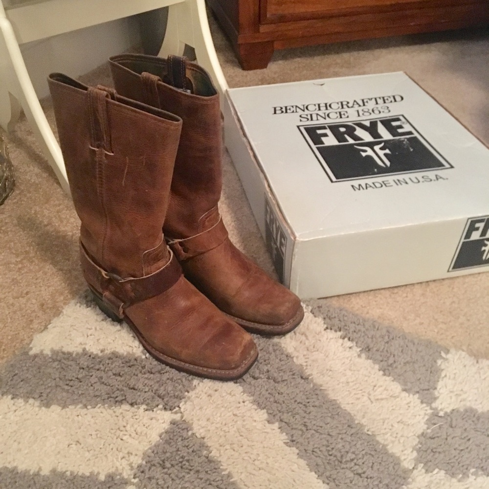 Frye Women’s Harness 12R Dark Brown